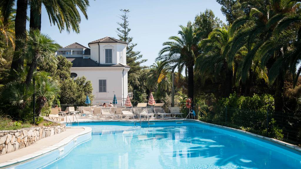 Residence-Villa-Marina-Imperia-Schwimmbad-3