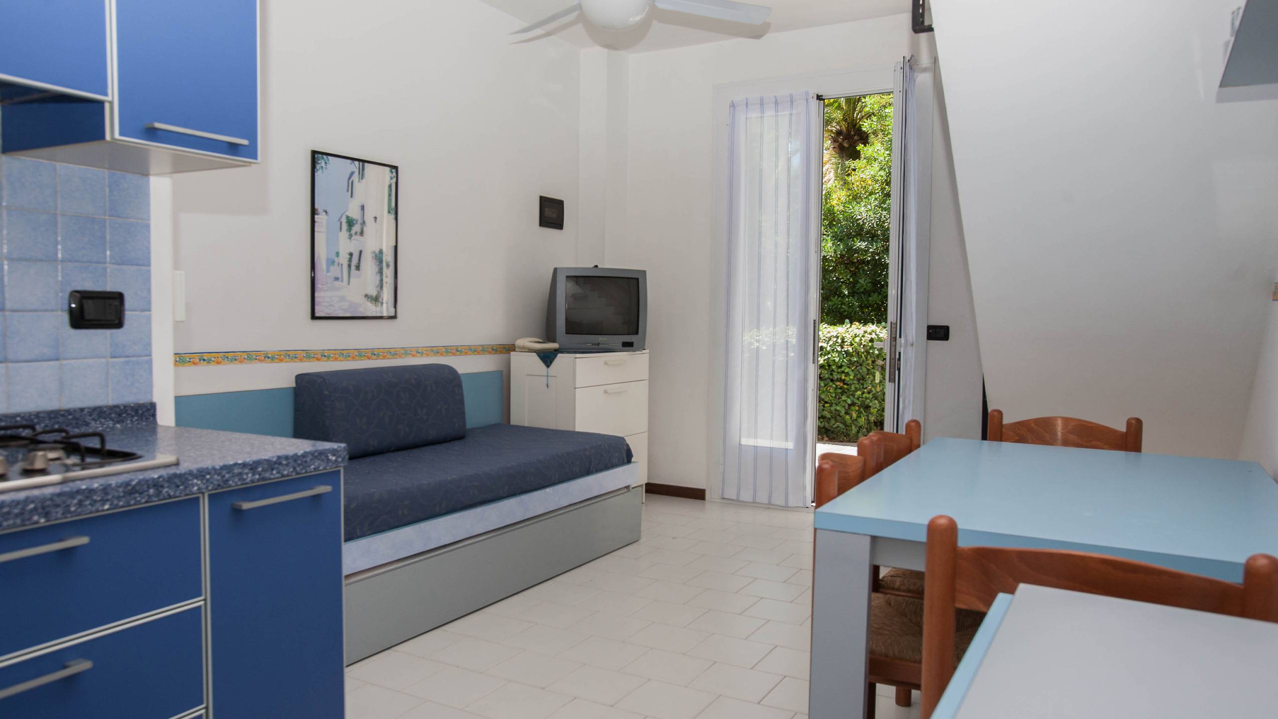 Residence-Villa-Marina-Imperia-Living-Room-Kitchen